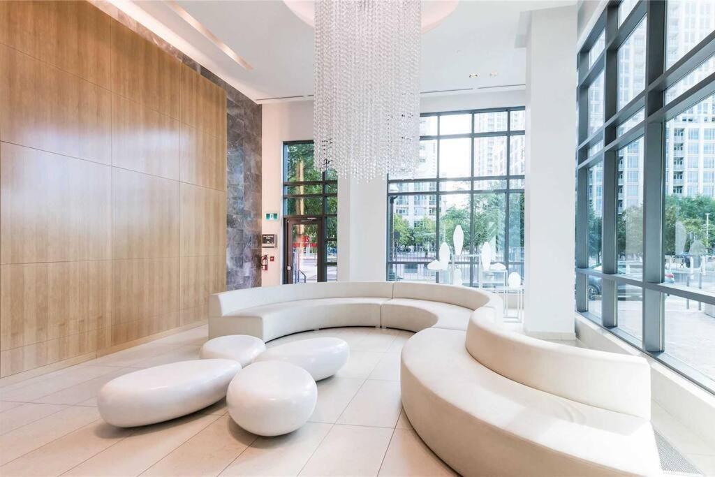 Lakeview Condo In Downtown With Free Parking. Toronto Eksteriør bilde