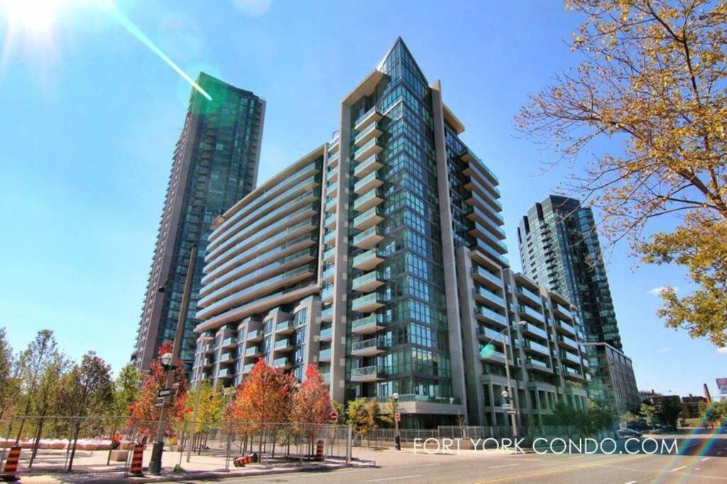 Lakeview Condo In Downtown With Free Parking. Toronto Eksteriør bilde